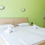 Aparthotel Golden Sun 4*