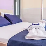 Golden Sun Nydri (Lefkada)