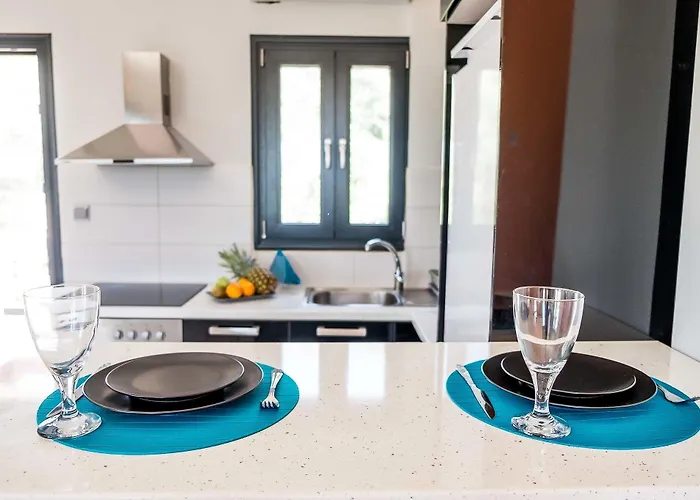 Golden Sun מלון דירות נידרי