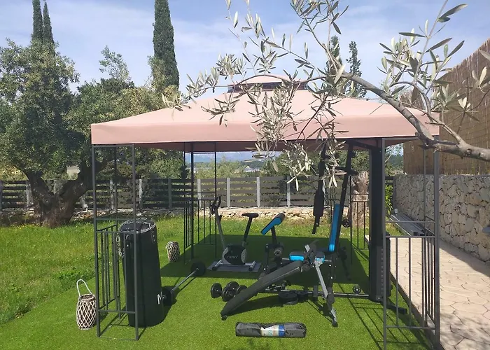 מלון דירות Golden Sun נידרי