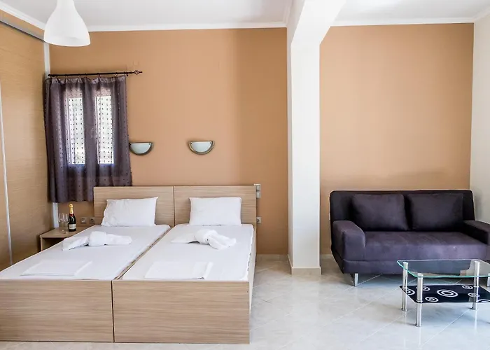 מלון דירות Golden Sun נידרי